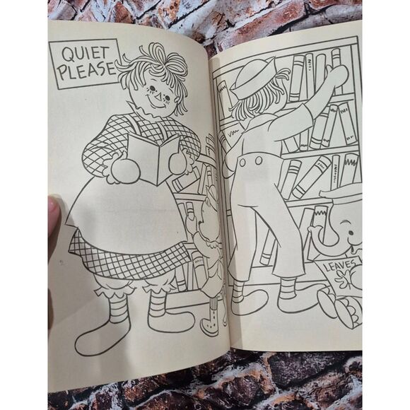NEW Old Stock 1969 Raggedy Ann Andy Bobbs Merrell Coloring Book MINT Condition - Picture 4 of 4